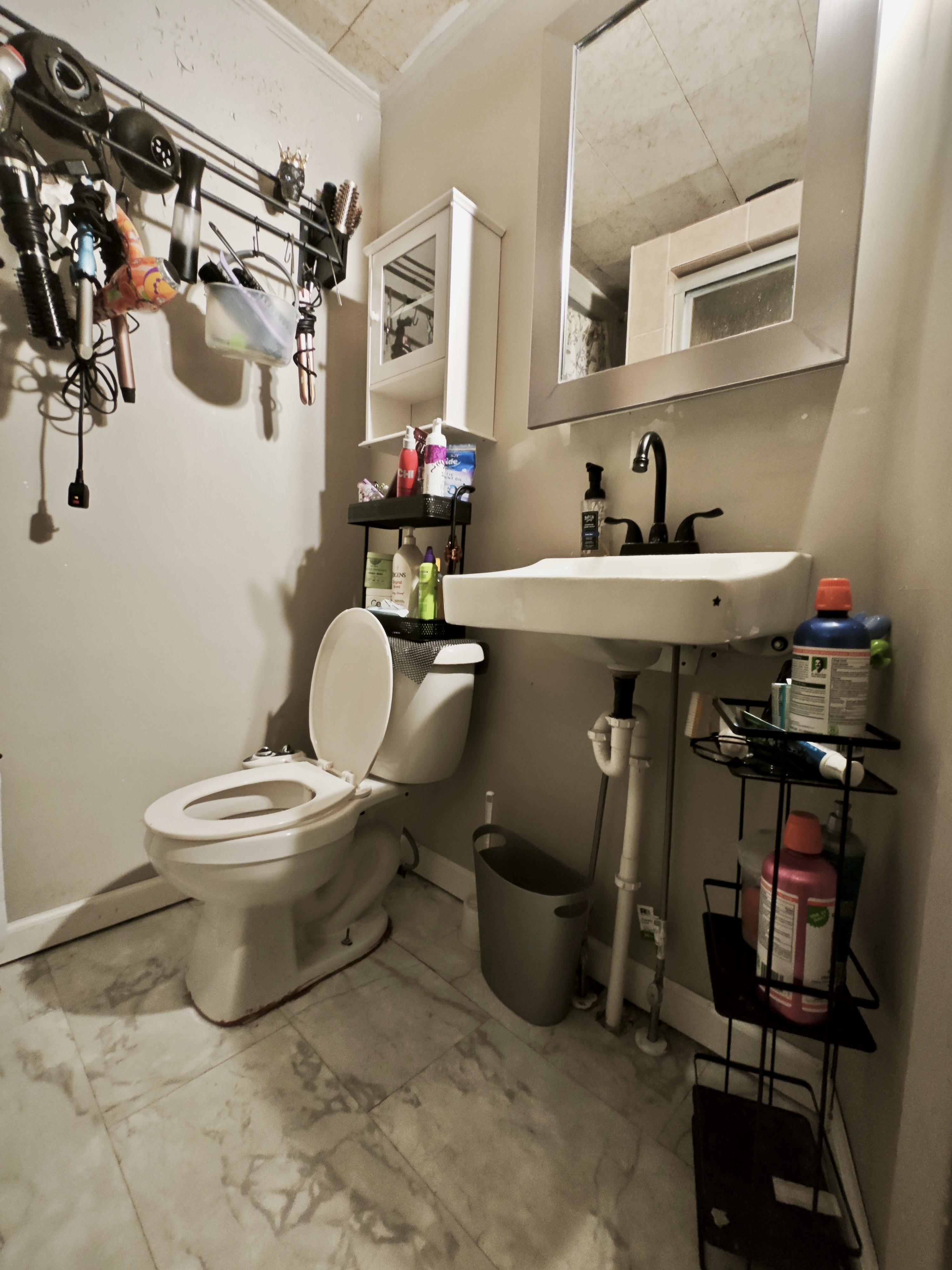 🏠 Vine St, Furnished 4BR, Prime Location (Available Dec 25th)