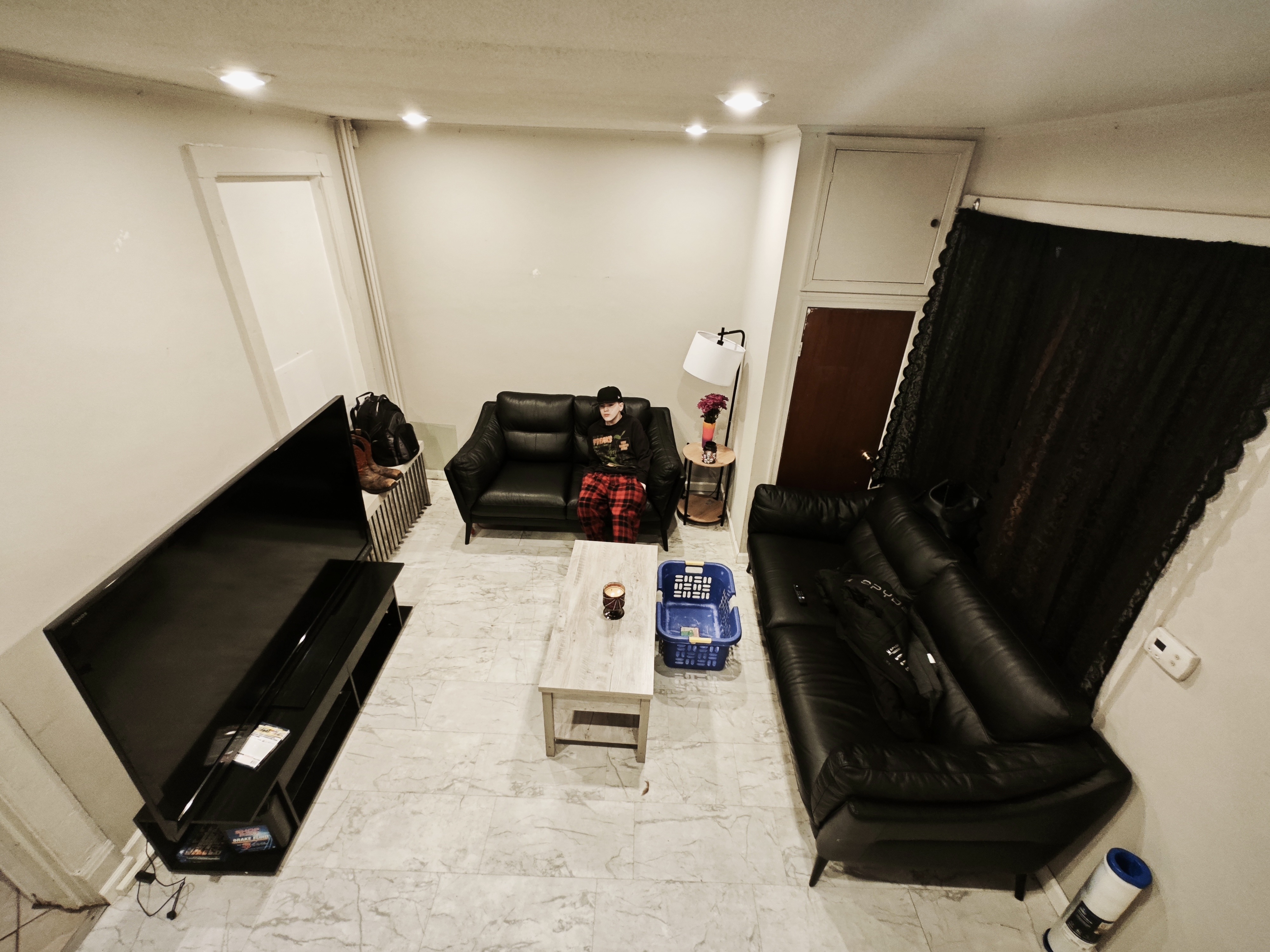 🏠 Vine St, Furnished 4BR, Prime Location (Available Dec 25th)