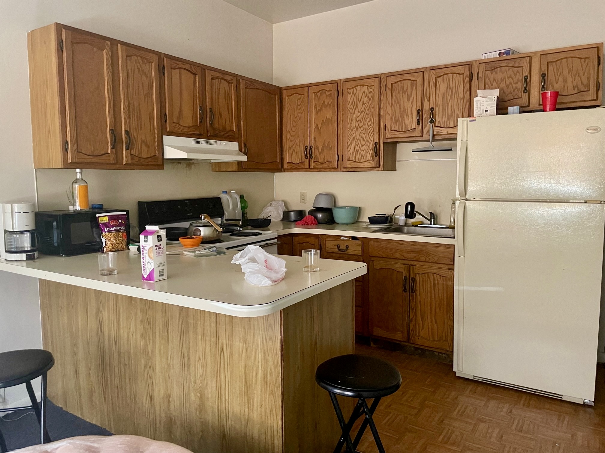 🏠 Spacious 3BR/1.5BA Duplex on E Morton, Porch, Yard, & Laundry!