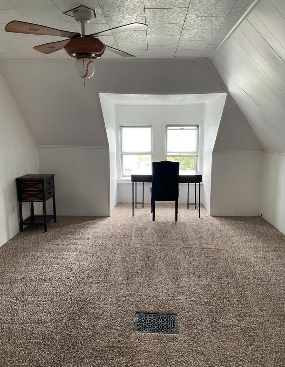 5 bed 2 bath house next to campus!