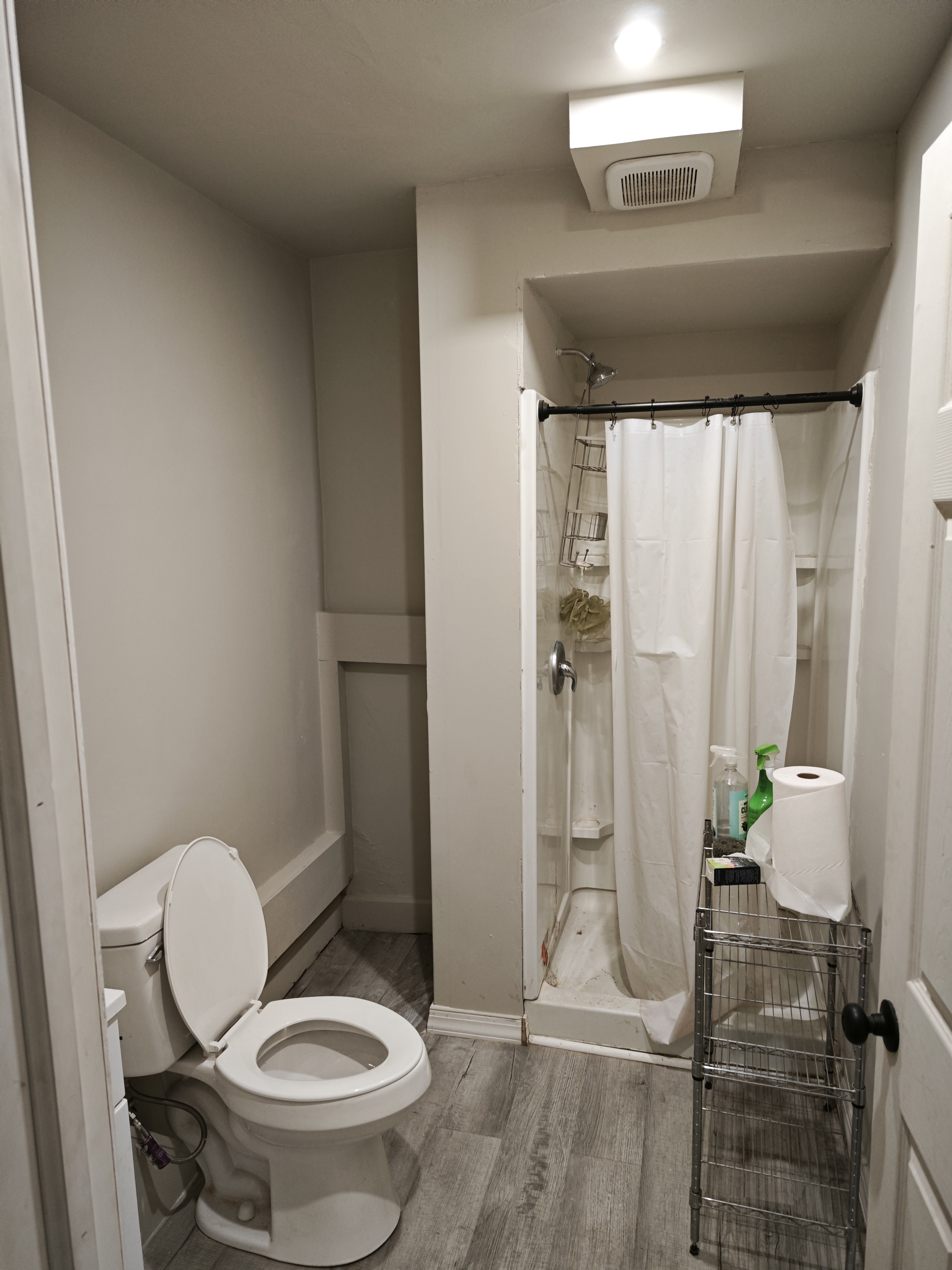 🏠 Renovated 5BR/2BA Home on E Morton – Rent by Room or as a Group!